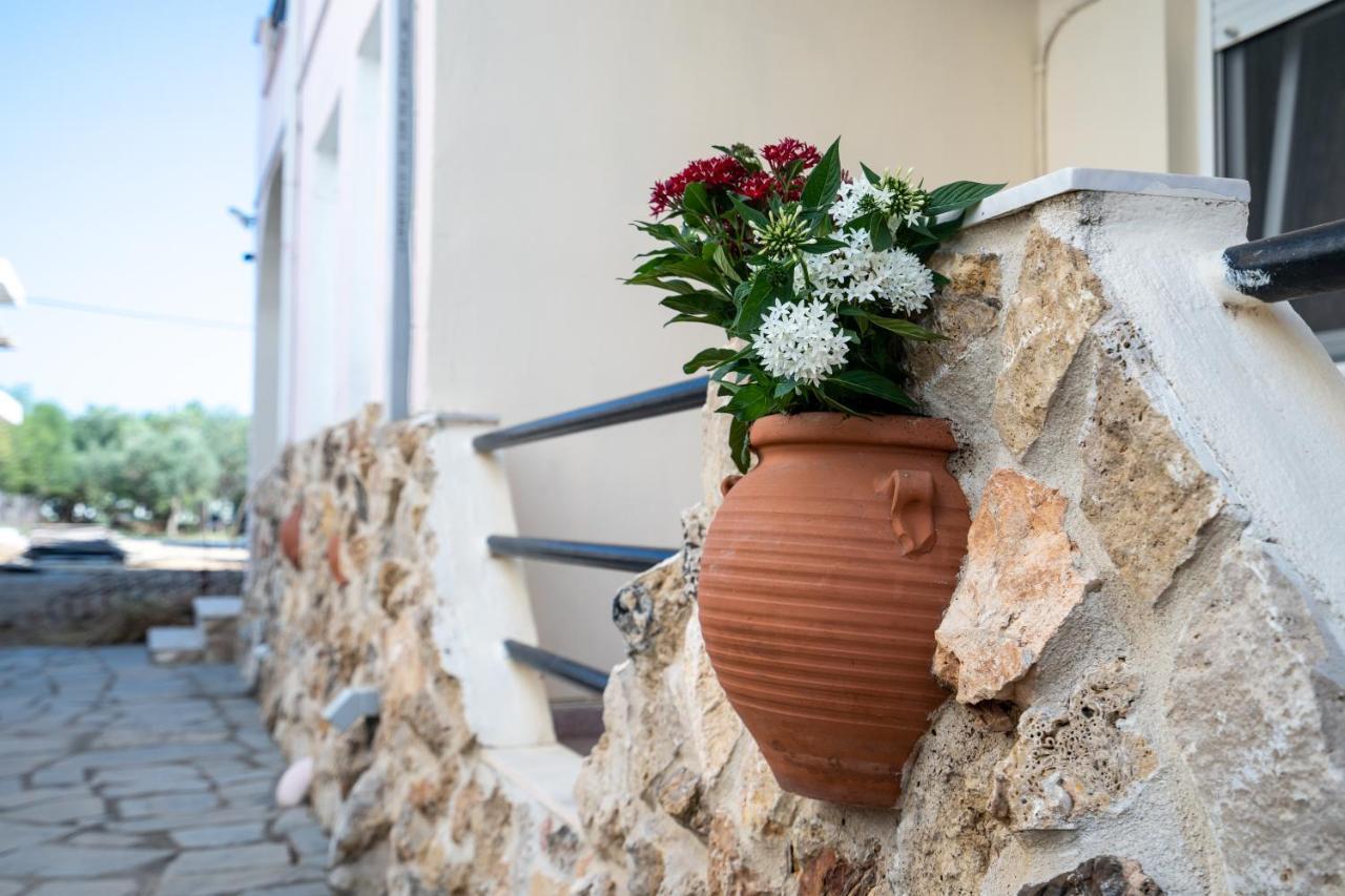 Ofrínion Magdalene'S Premium Apartments מראה חיצוני תמונה